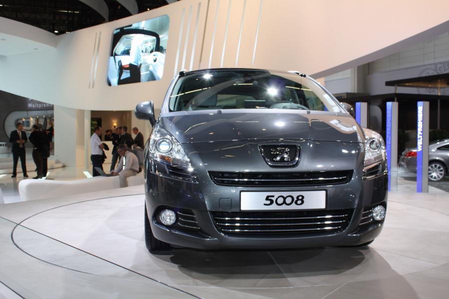  Peugeot 5008 2009 года  (фото 77 из 122)